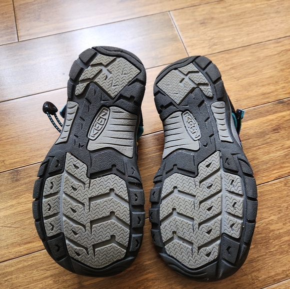 Colorful Kids Outdoor Sandals - Picture 2 of 3